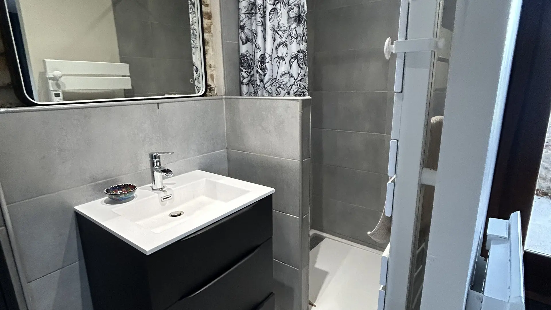 salle d'eau chambre La Chouette - Lubersac © L Golfier