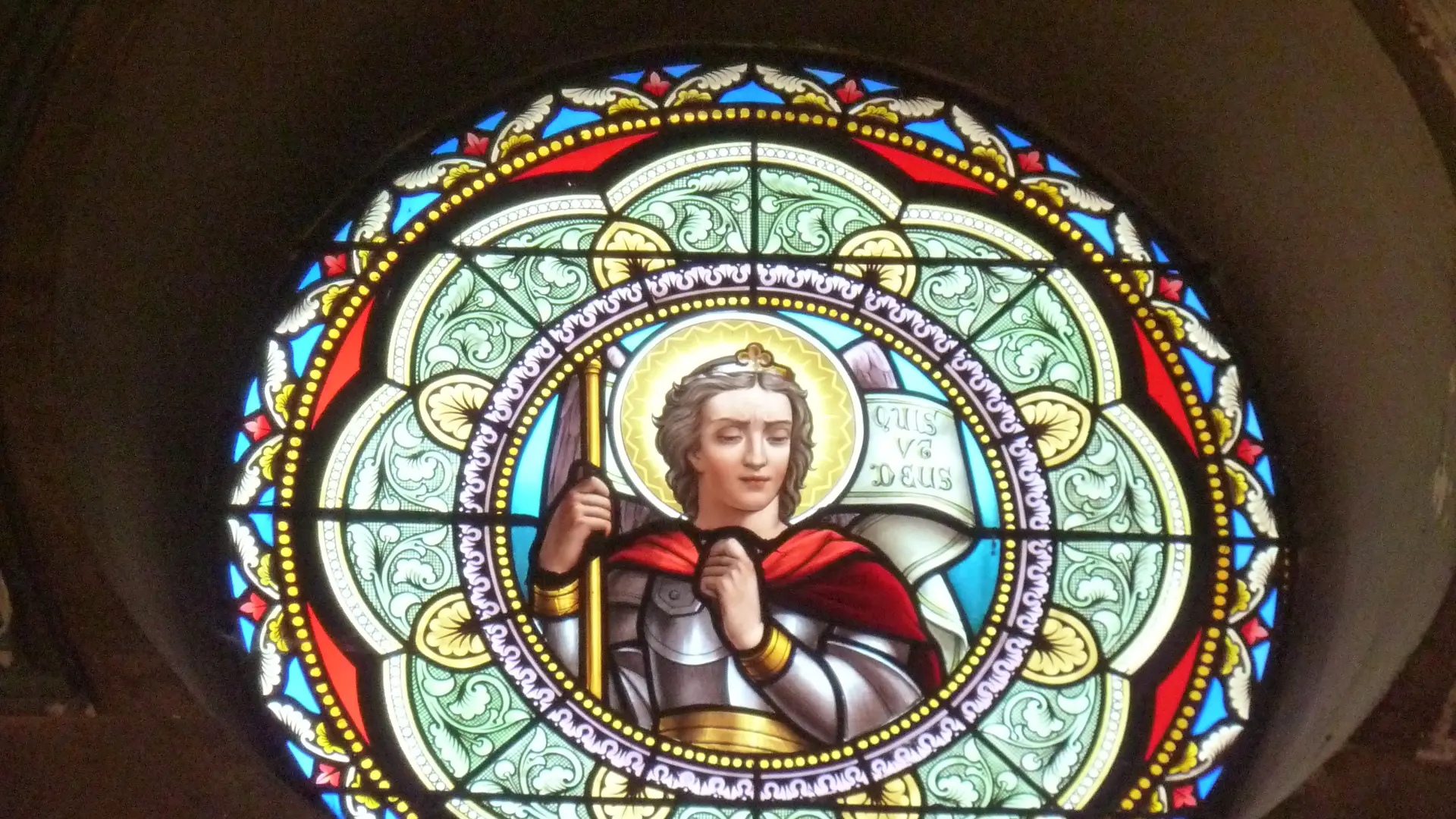 Vitrail saint Michel