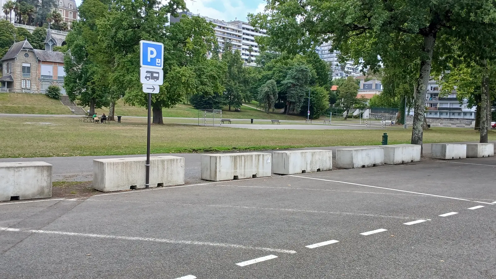 stade_tissie_aire_camping_car_pau2