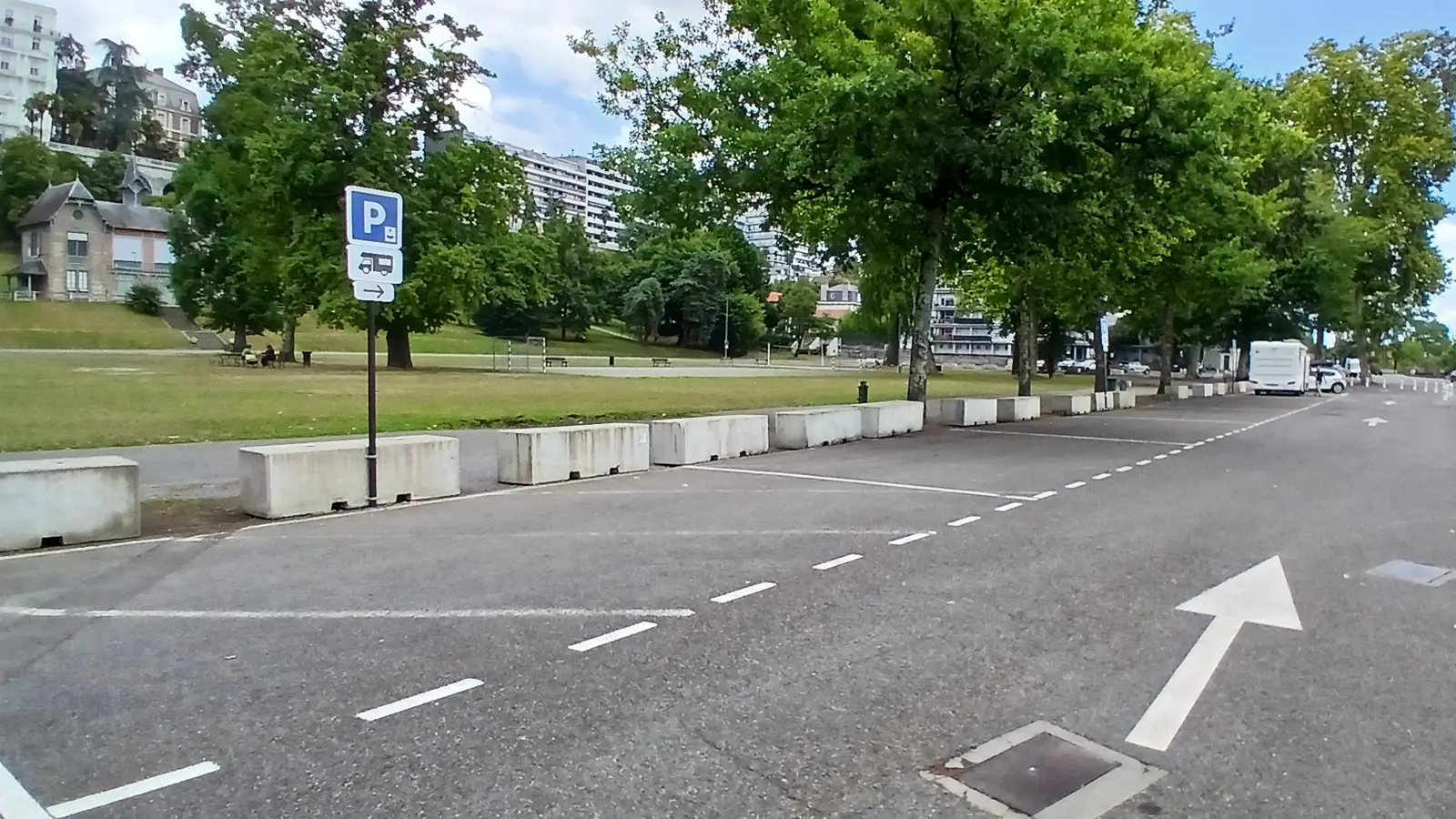 stade_tissie_aire_camping_car_pau_emplacements