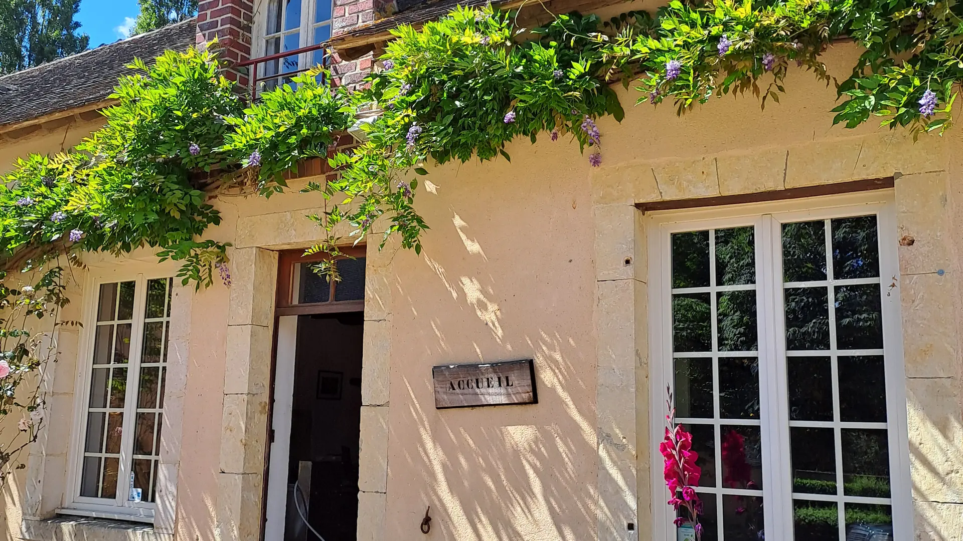 Gîte des étangs de Beaulieu - Domaine familial / Façade