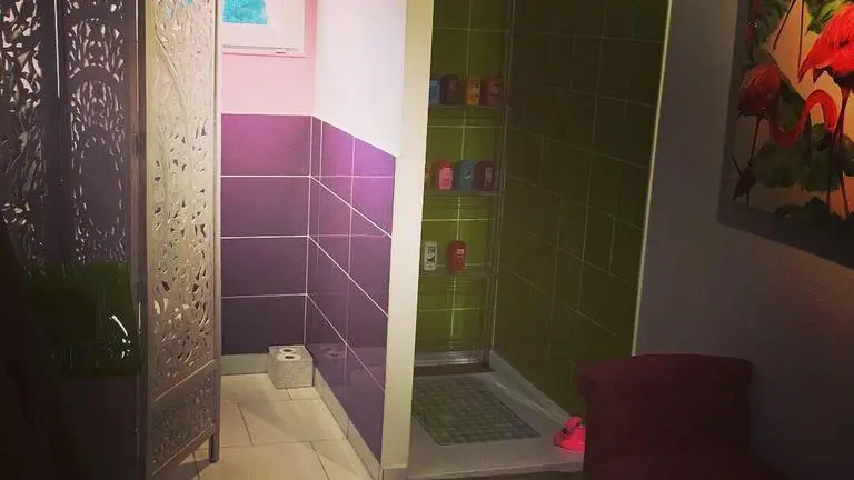 186931638