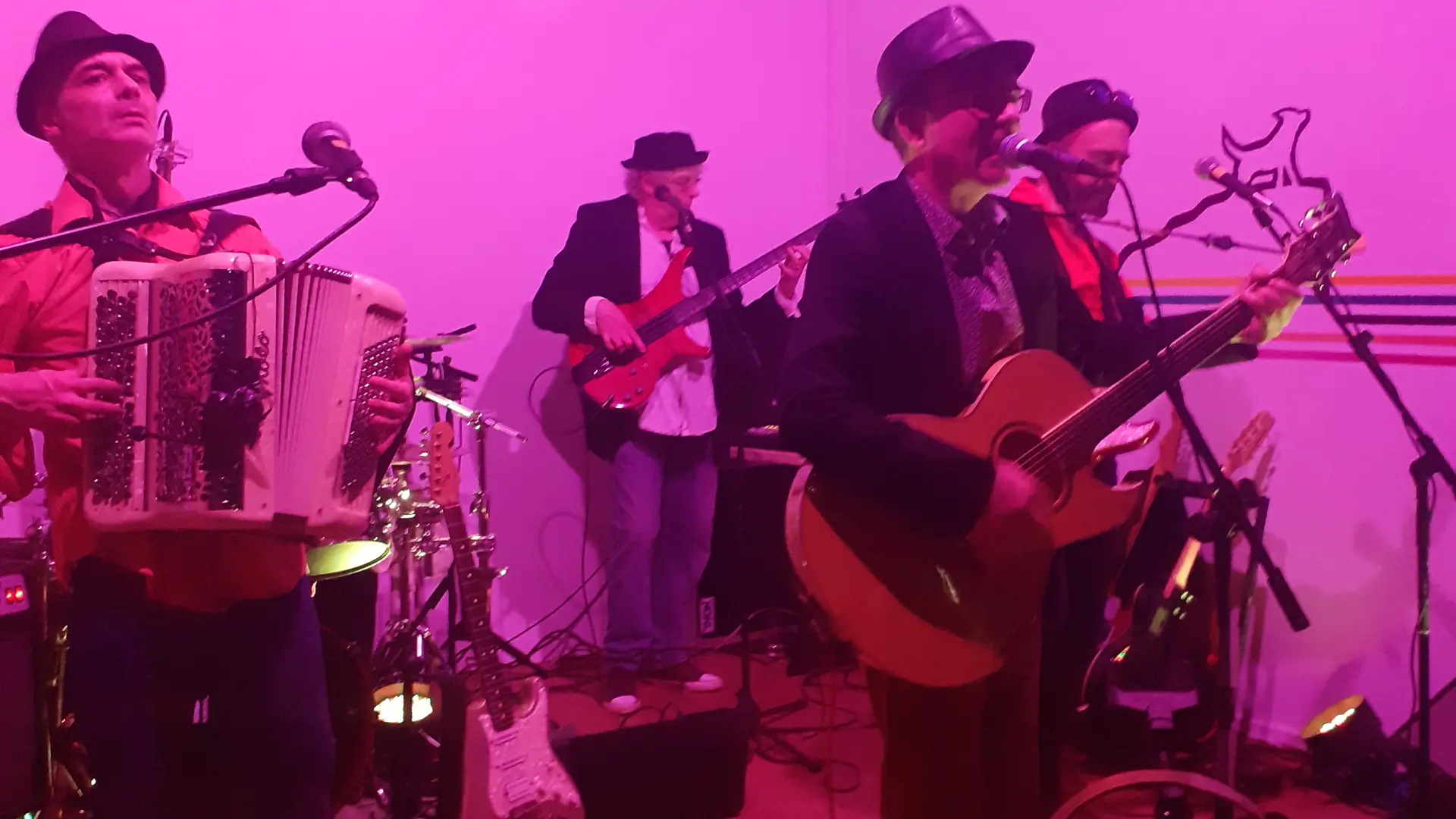 Loup Perché - concert Wouahzif