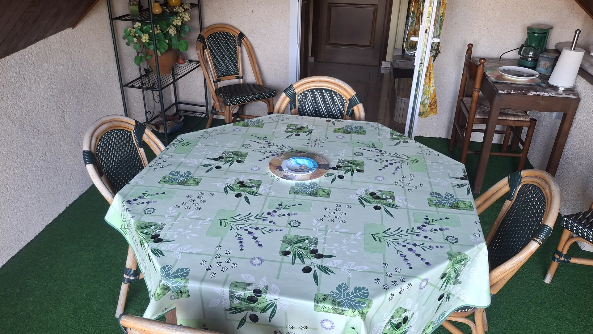 Terrasse semi couverte à l'étage