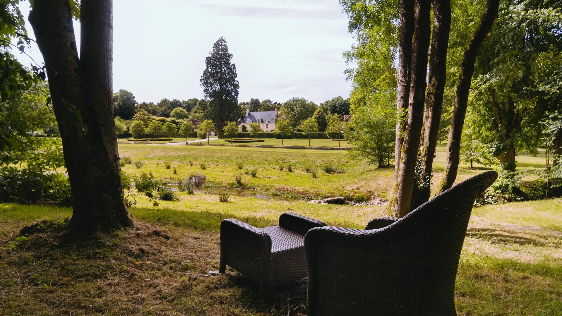 Vue sur le manoir depuis l'Arboretum