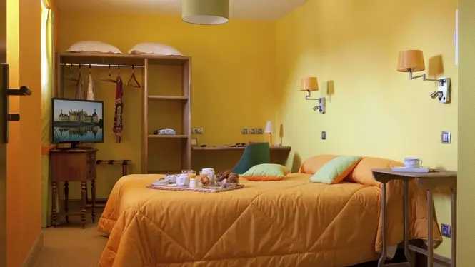 Hôtel - restaurant O en couleur à Oucques