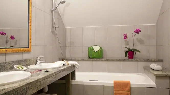 Hôtel - restaurant O en couleur à Oucques