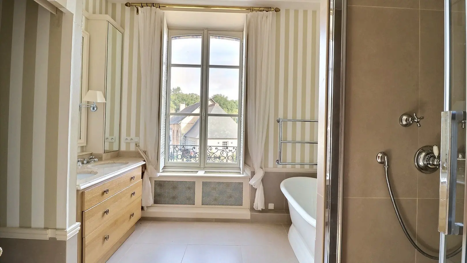 vaudouriere sdb suite 1er