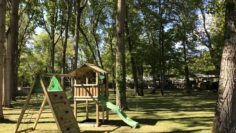 Aire de jeux pour enfant - Restaurant chez Jeannot - Musée Maurice Dufresne