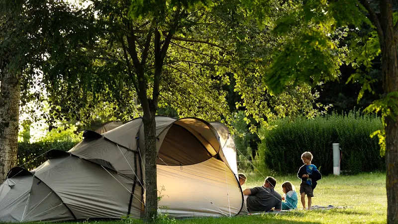 CAMPING RIVER CAMP4