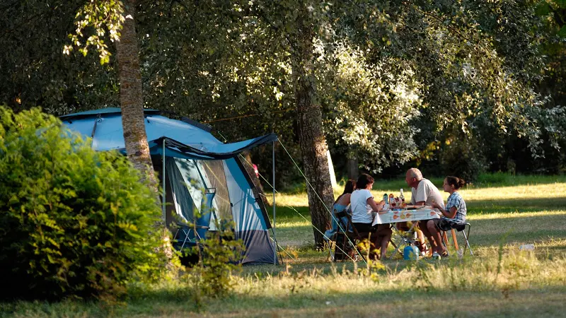 CAMPING RIVER CAMP5