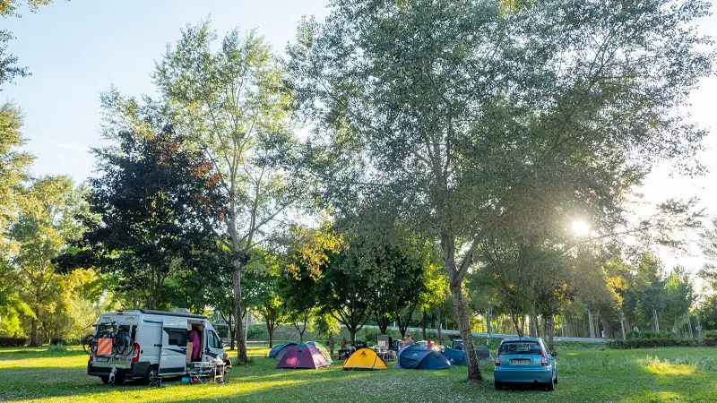 CAMPING RIVER CAMP