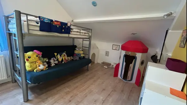 Chambre jaune (enfant)
