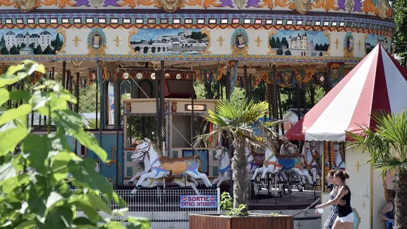 A bord du carrousel - Family park, Sorigny.