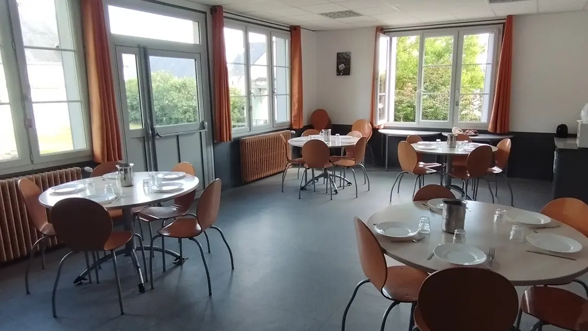 Centre temps jeunes Thésée réfectoire