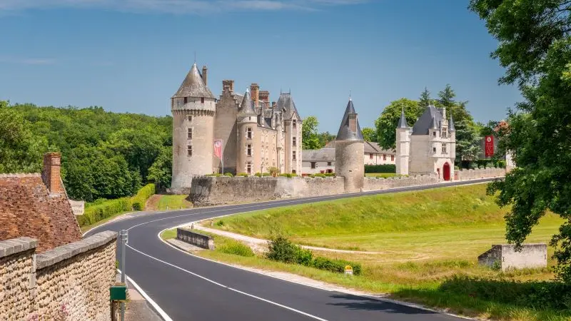 De l'Abbaye d'Aiguevives au château de Montpoupon - Boucle 46