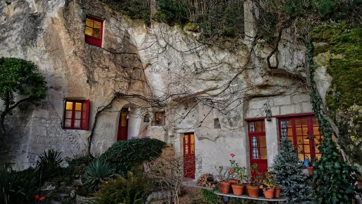 La nuit tombe sur le troglo