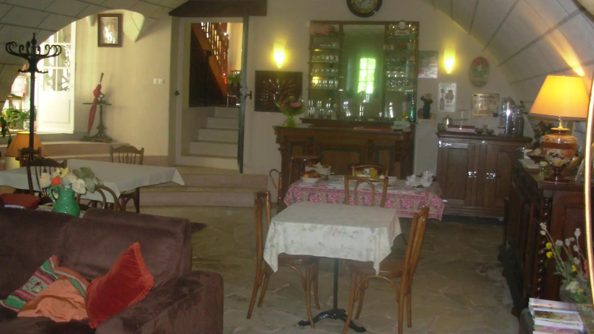 salle des petits dejeuners dans le chai