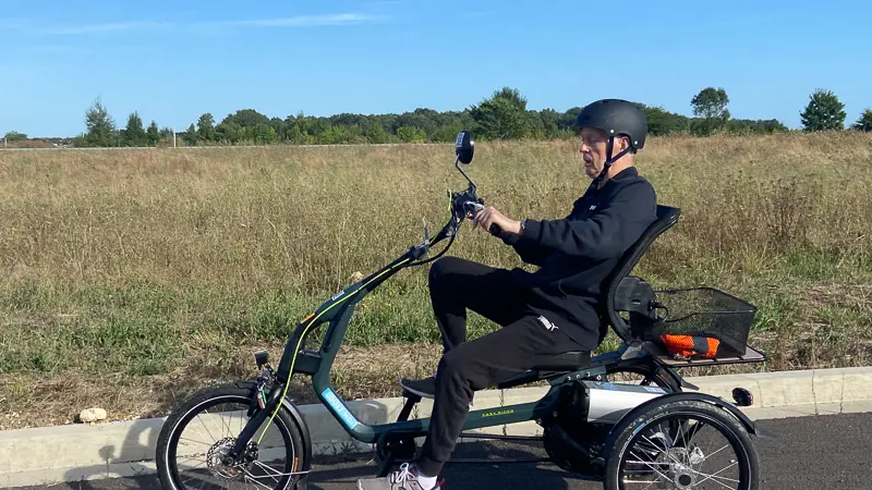 Faire du vélo en Touraine sans savoir pédaler grâce au tricycle Easy Rider