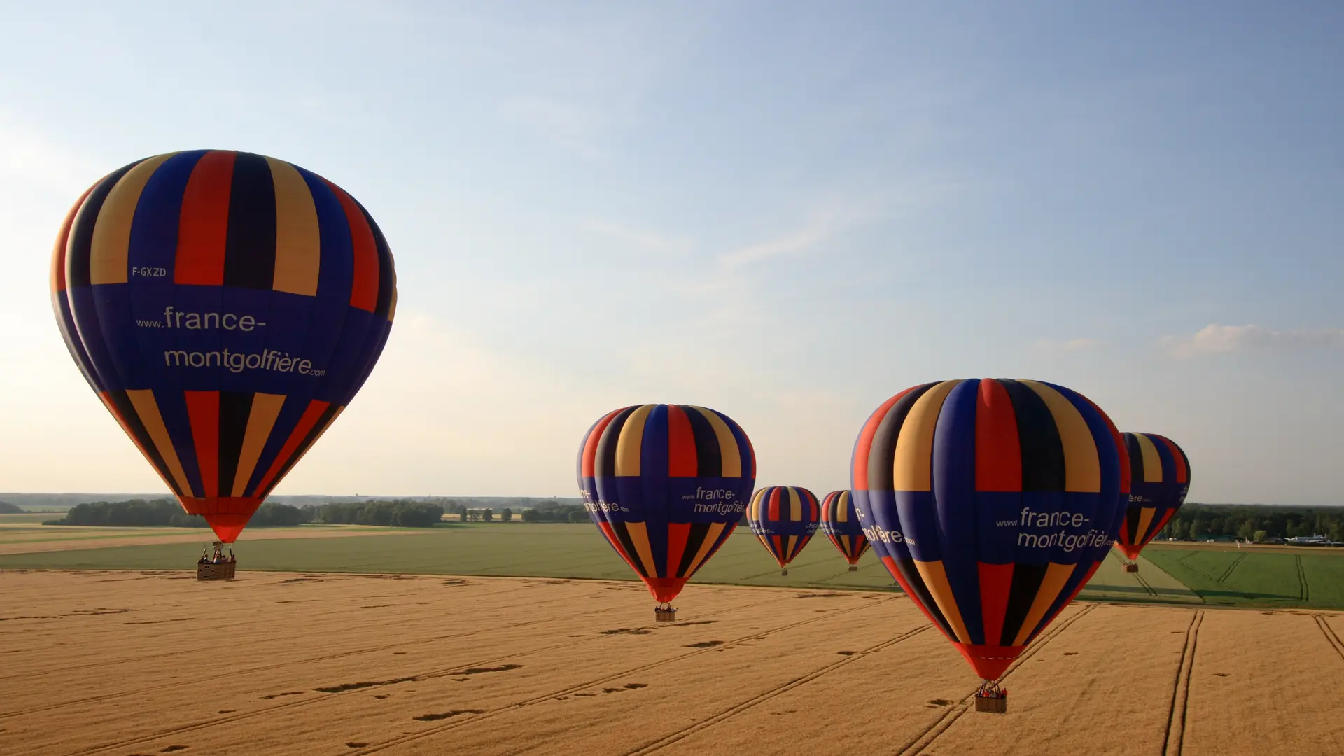 Vol-en-montgolfiere-France-Montgolfiere