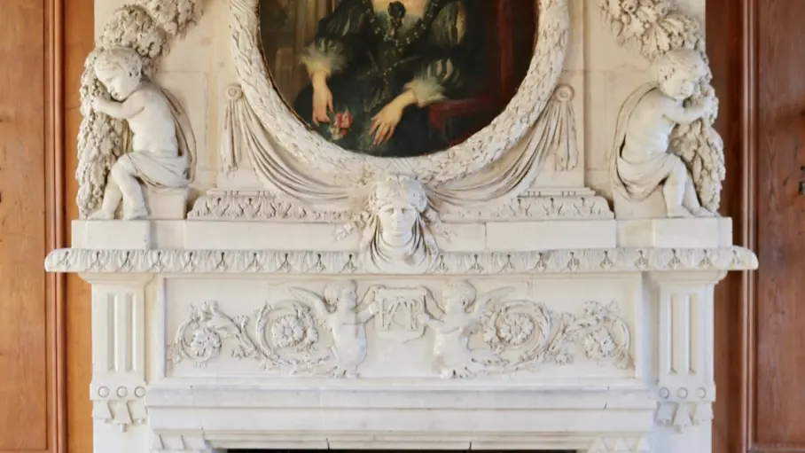 Chateau_du_Gue-Pean_Grande_cheminee_classee