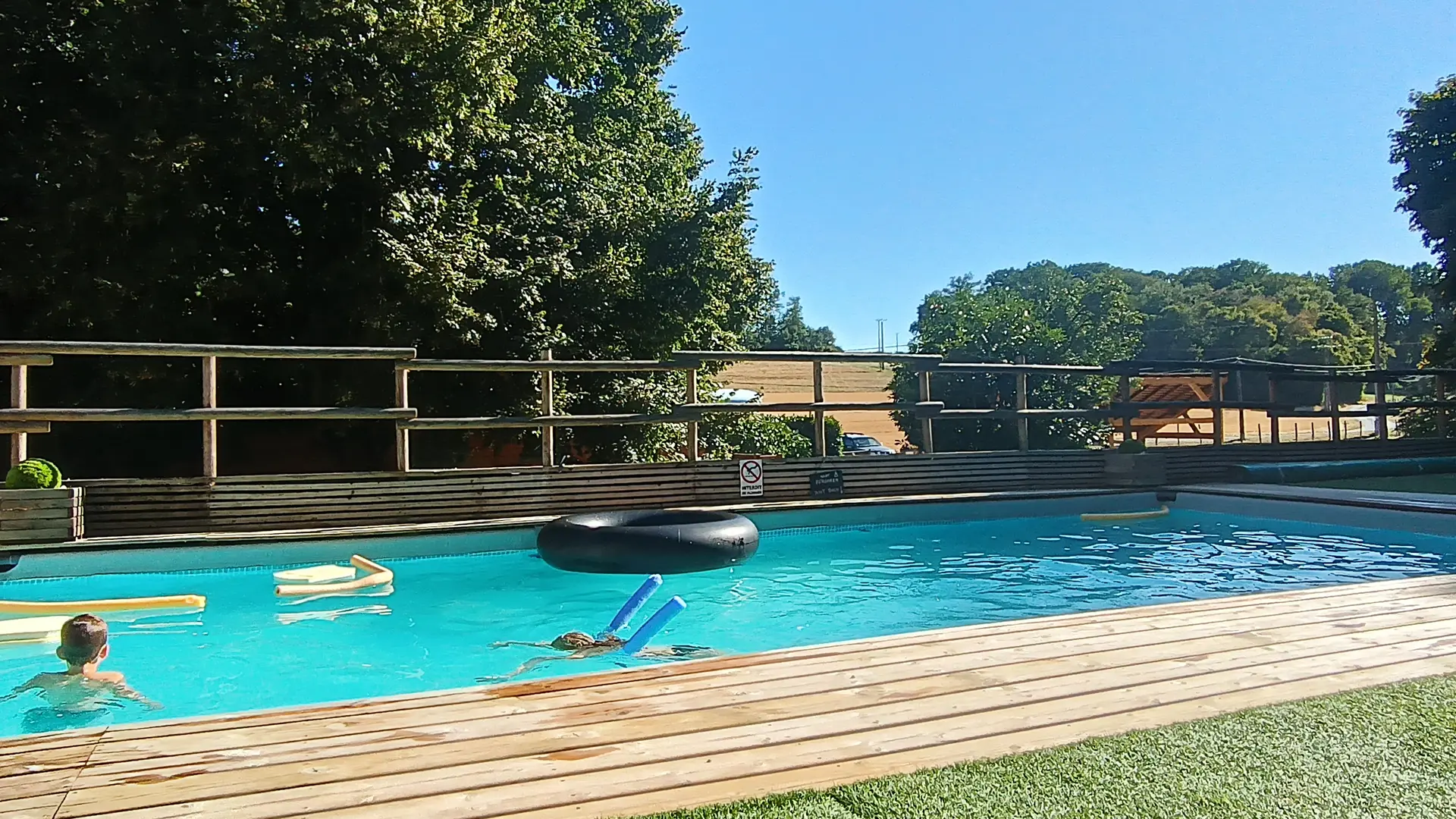 grand gîte avec piscine