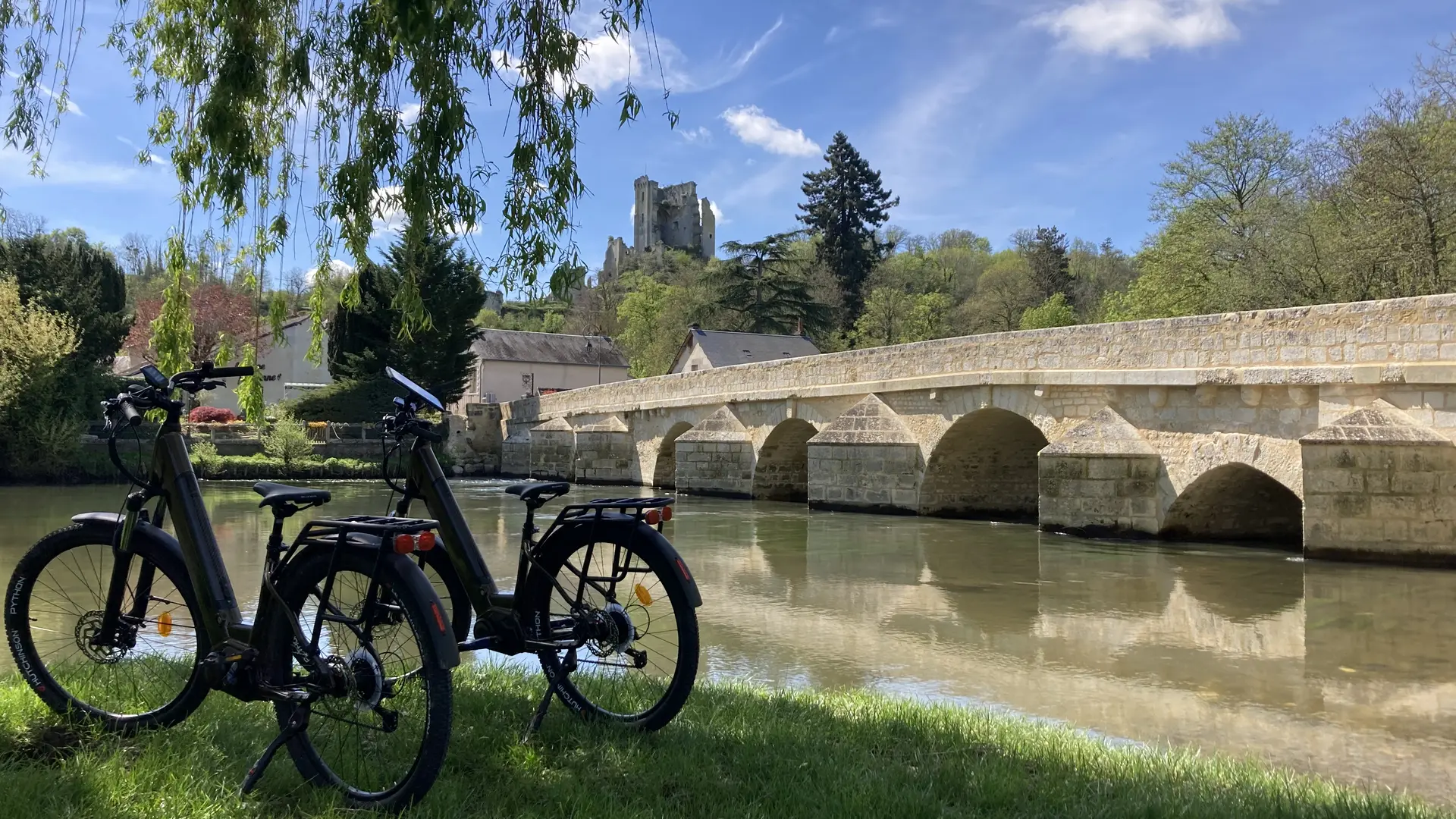 Au bord du Loir à Lavardin