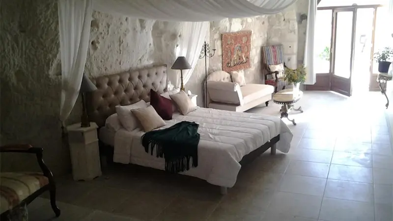 Manoir-des-roches-chambre-troglo2