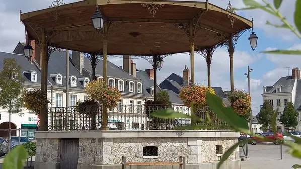 Kiosque - Place Clemenceau à Montoire-sur-le Loir