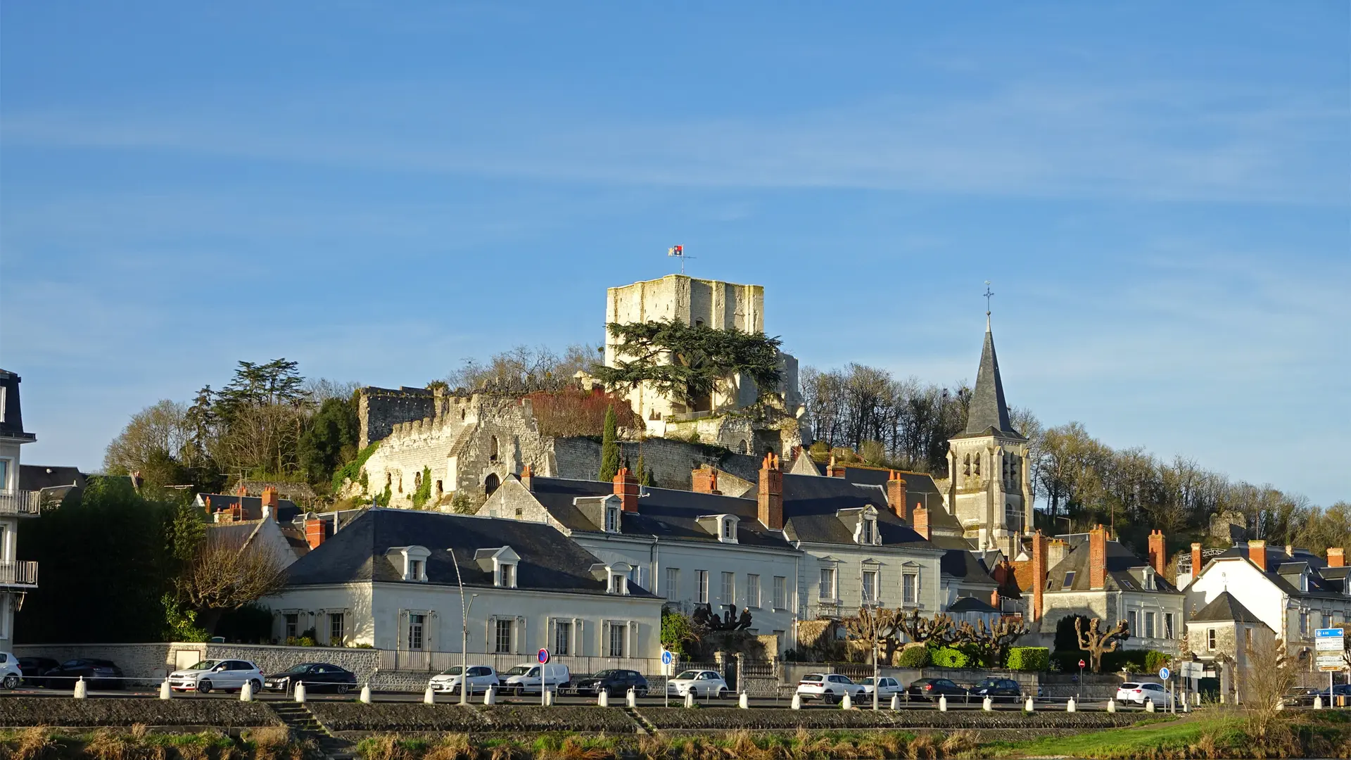 Montrichard_donjon_remparts_clocher_00805MF