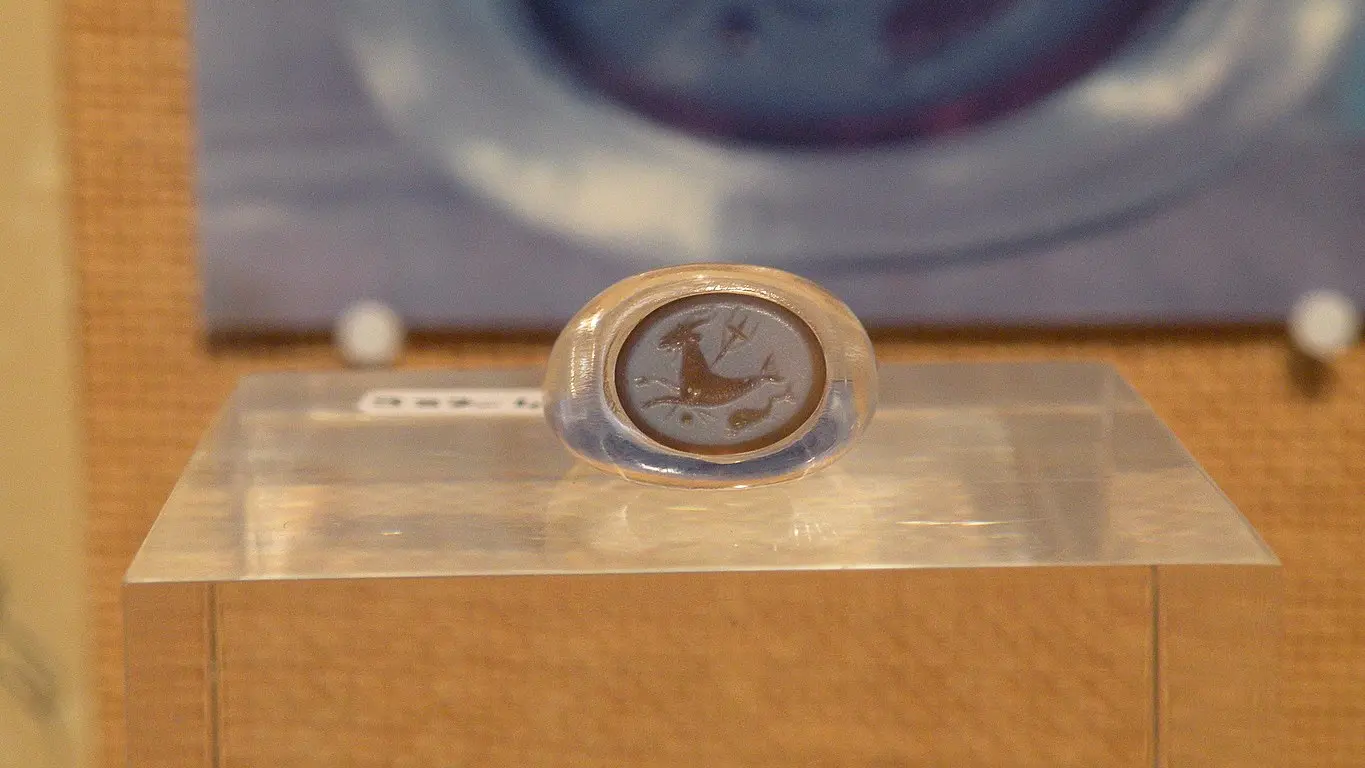 Intaille de bague à décor de capricorne