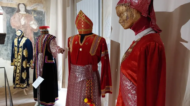 Musée des costumes et parures du monde