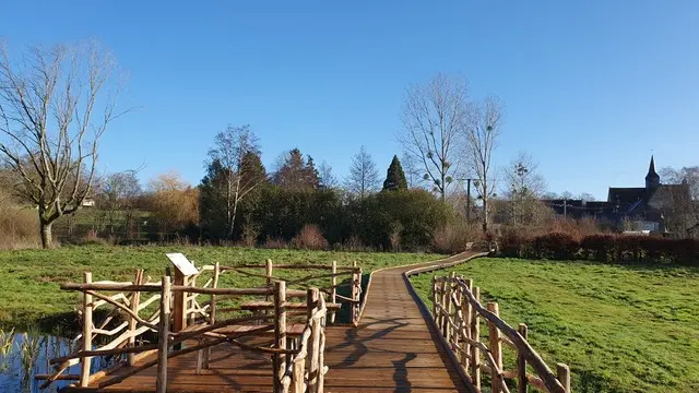 PLATELAGE MENANT AU VILLAGE