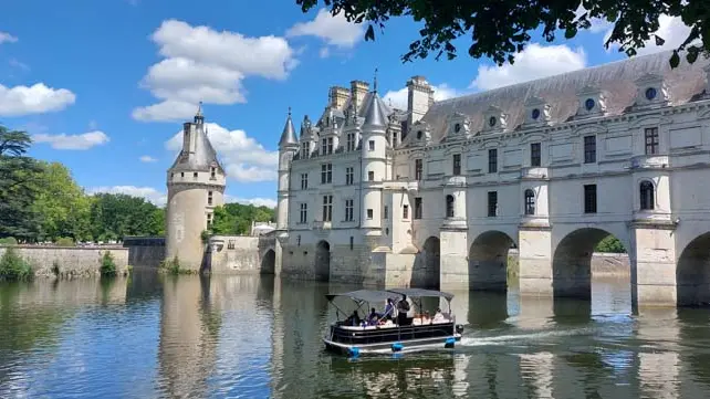 Bateau électrique