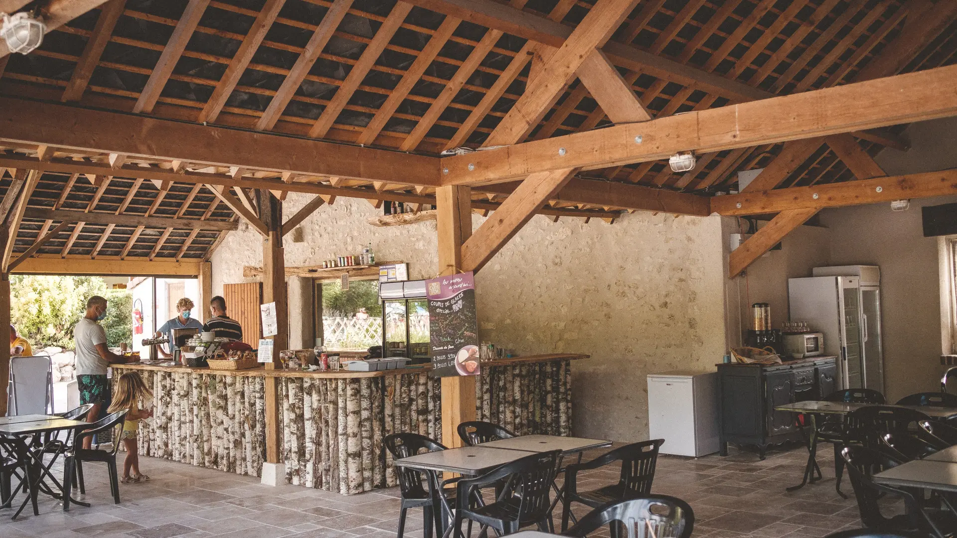 Tiki Bar restaurant ferme de Prunay camping calme et familial