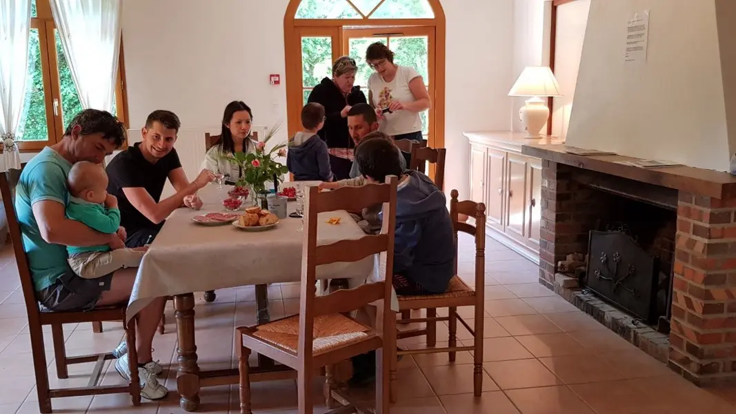 Repas-de-famille-au-Domaine-de-Boisvinet-au-Plessis-Dorin