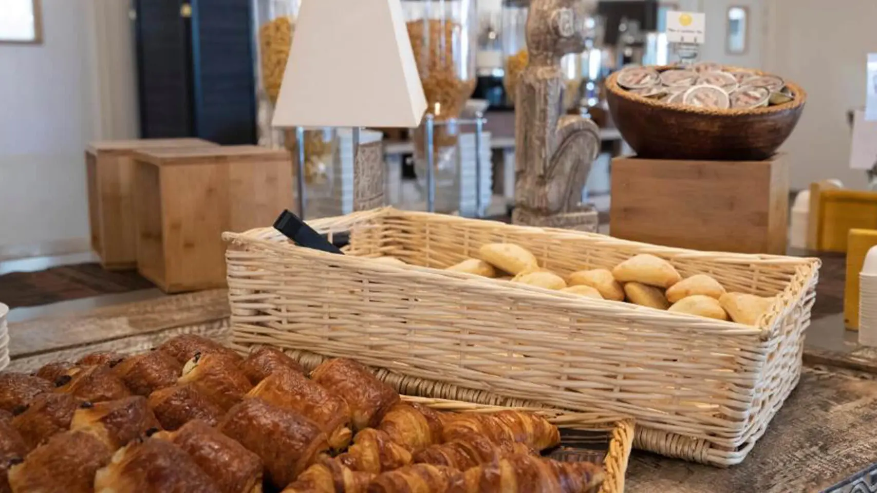 Buffet_petit_dejeuner_Hauts_de_Beauval
