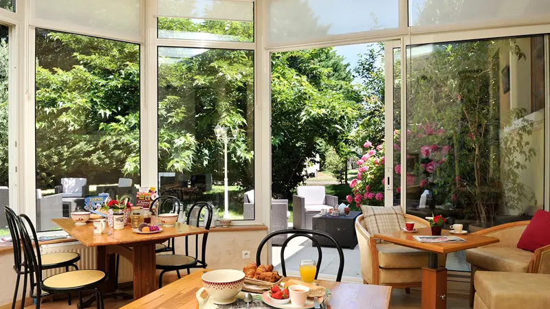 Restaurant-Le-Vieux-Fusil-Veranda-Petit-Dejeuner-Soings-en-Sologne