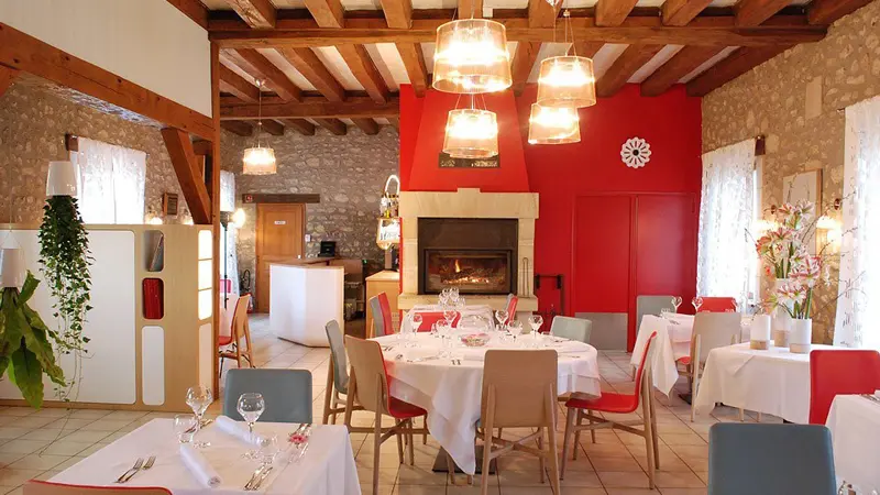 Restaurant-Les-Closeaux-Interieur