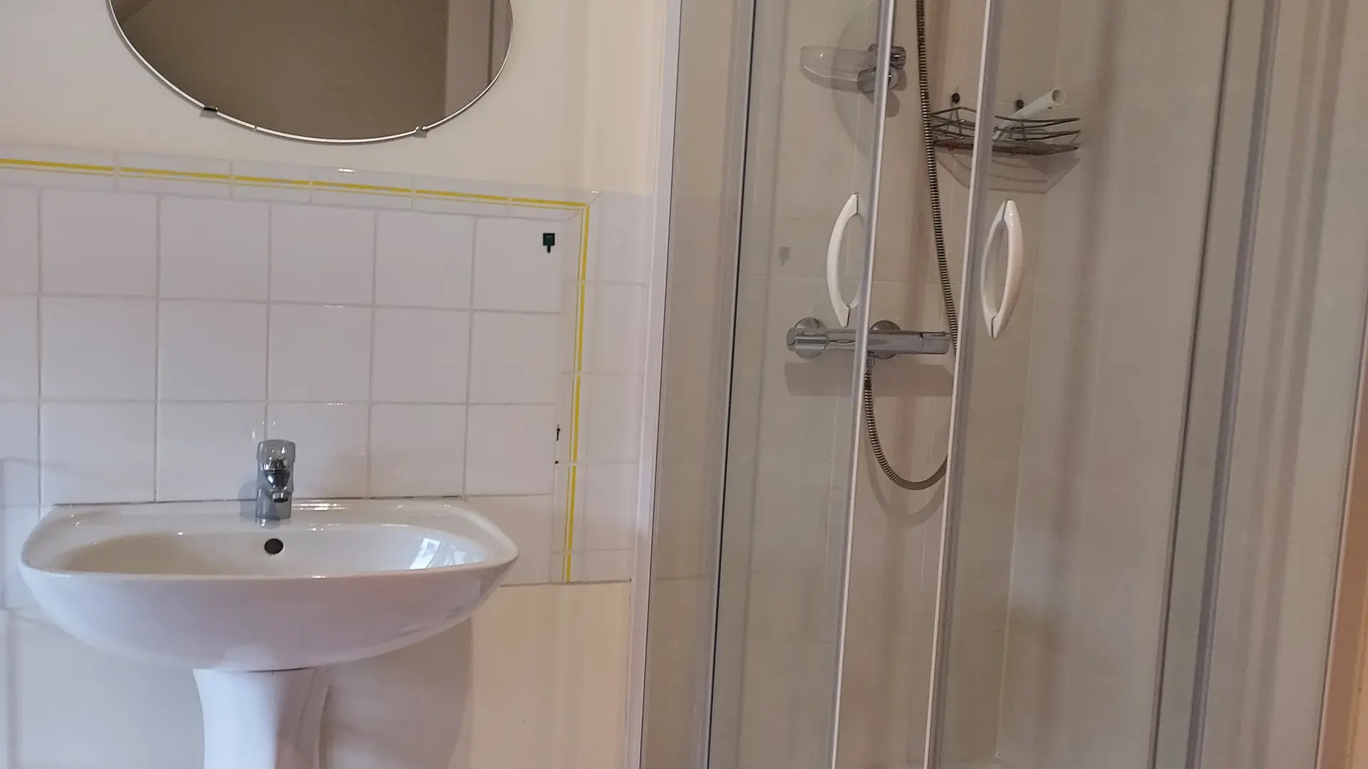 Salle de bain étage - Gîte 1 - La petite Lionnière3