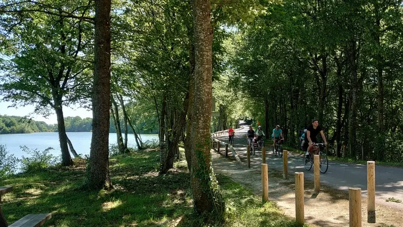 Vélo-en-famille-au-Domaine-de-Boisvinet-au-Plessis-Dorin