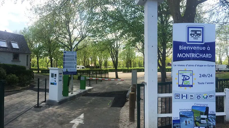 aire-stationnement-camping-car-campingcarpark-montrichard©Campingcarpark (4)