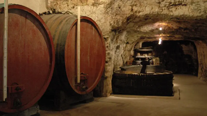 Caves du Père Auguste - Cave touristique à Civray-de-Touraine