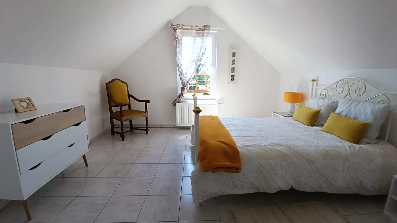 chambre jaune 2