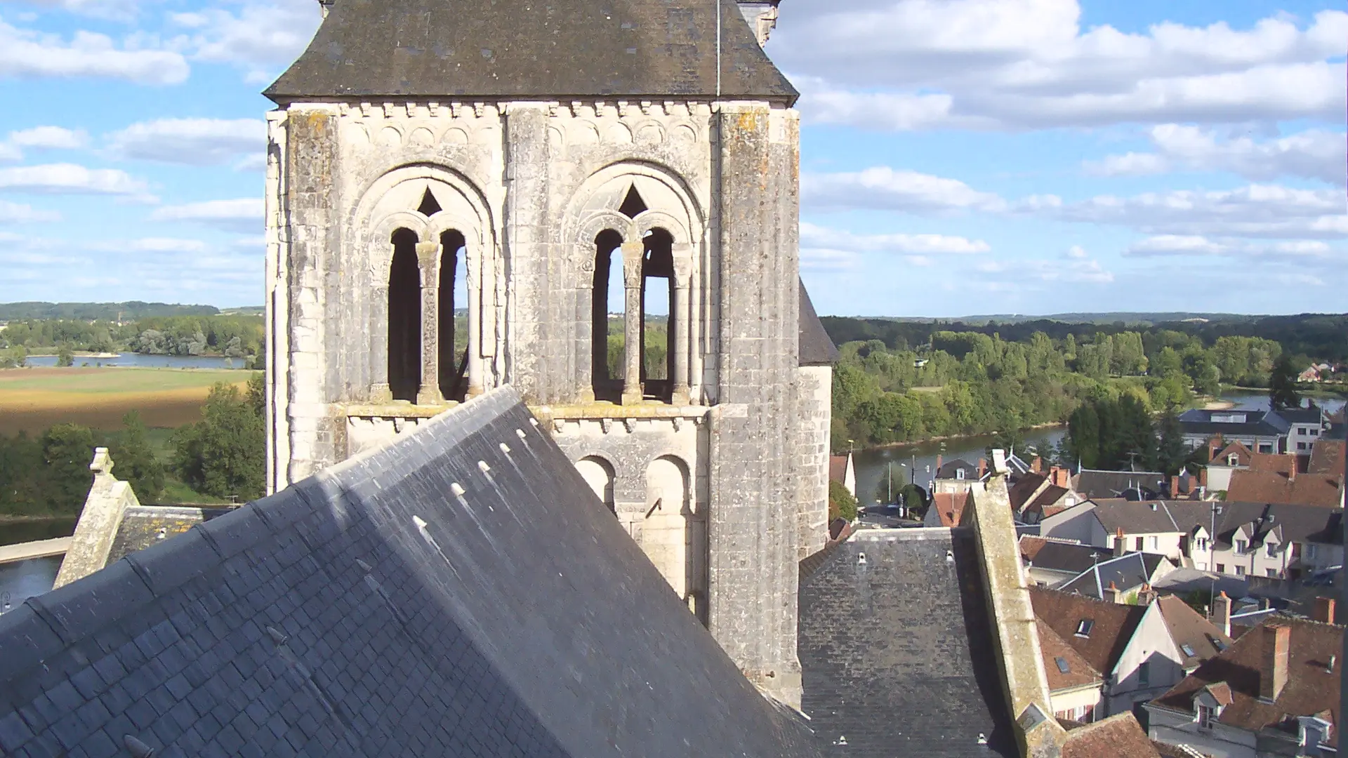 clocher-collegiale
