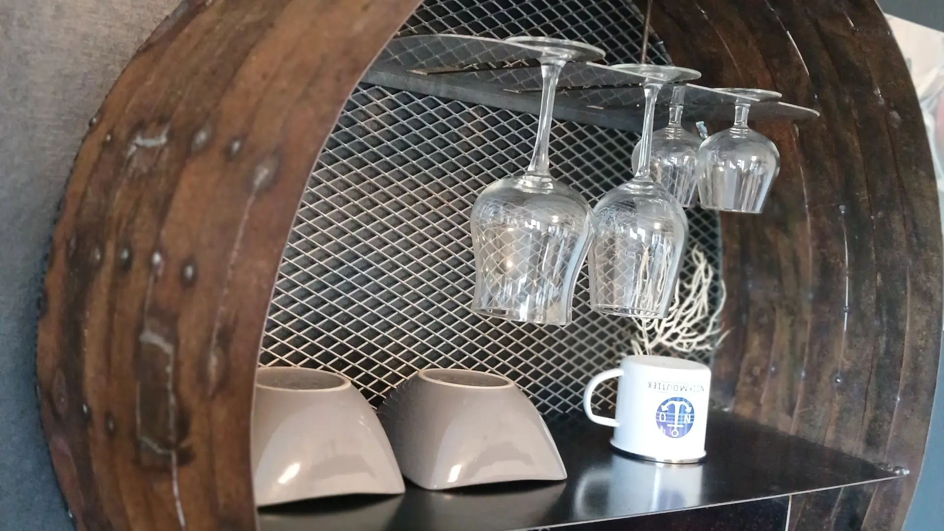 Étagère tonneau, diamètre 73cm profondeur 30cm