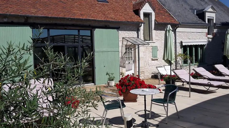 Ferme-de-couffy terrasse exterieure