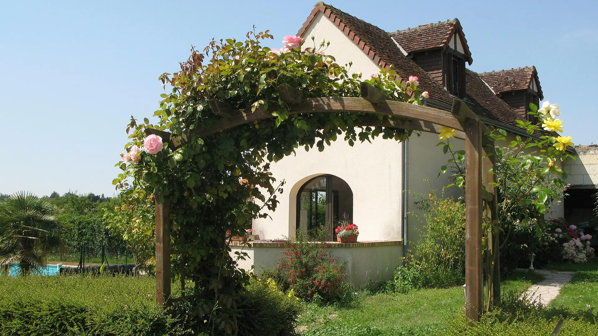 la loge-gite piscine famille saint-aignan-1