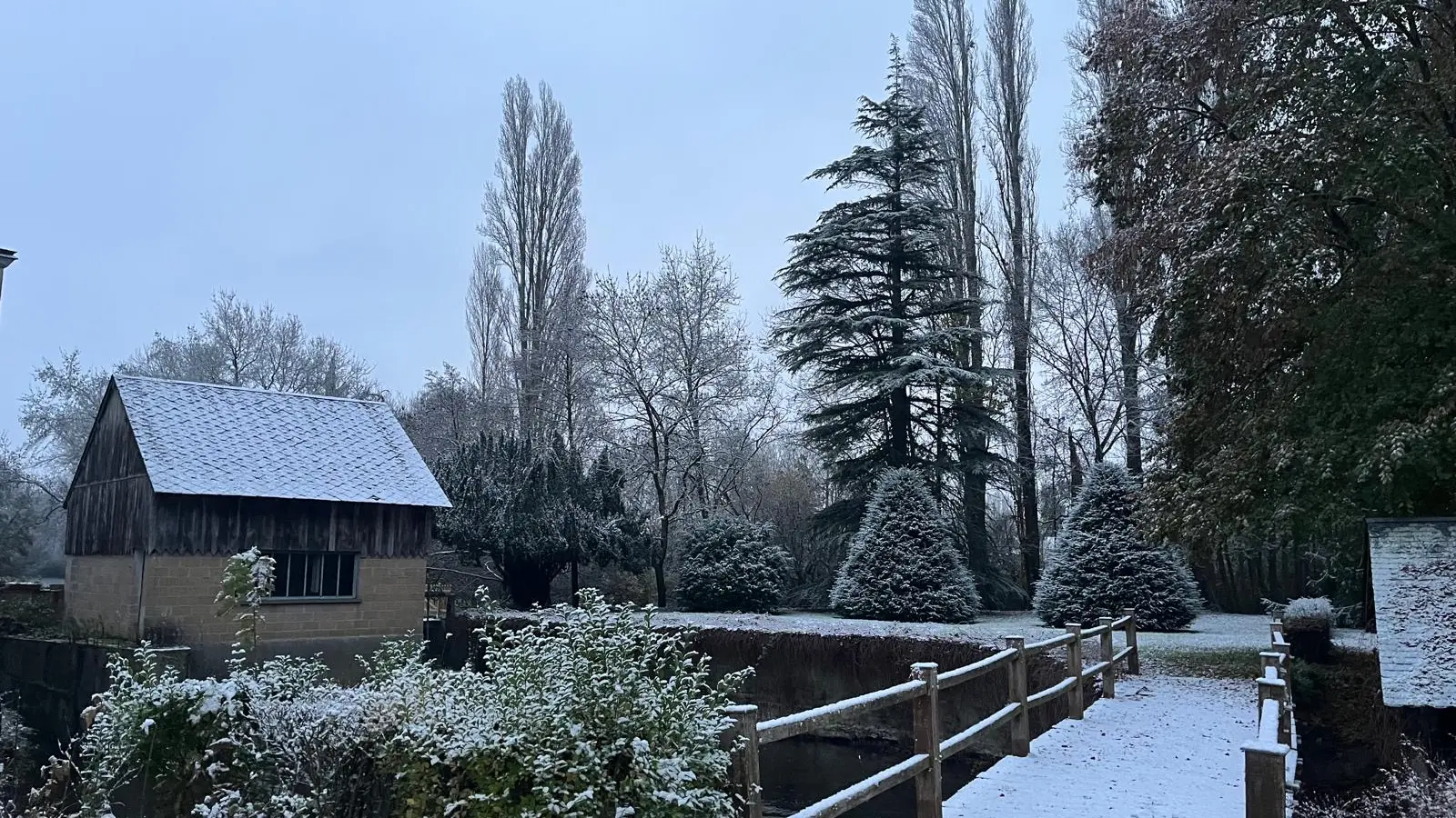 neige vers le moulin