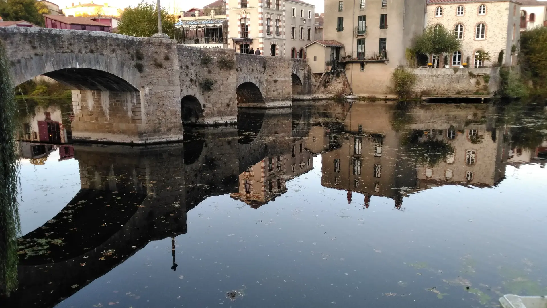 410532 - Le pont médiévale